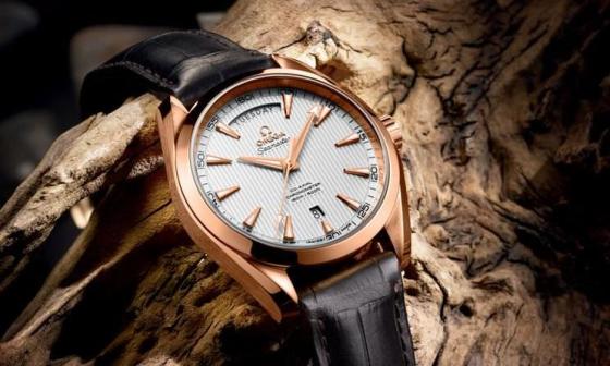 2013巴塞尔——欧米茄 Omega 海马系列Aqua Terra星期日历表