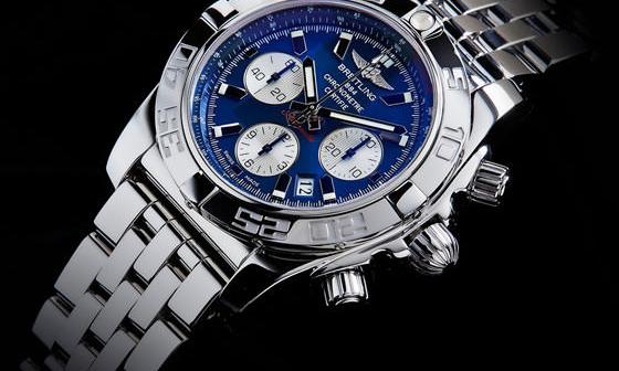 百年灵 Breitling 推“自闭症关爱月”限量版腕表