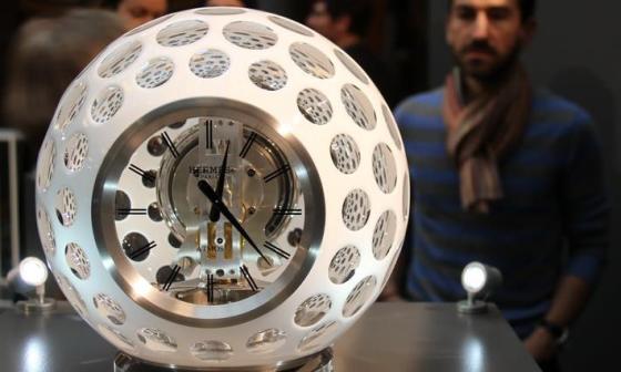 爱马仕Hermès携手积家Jaeger-LeCoultre推出"空气钟"