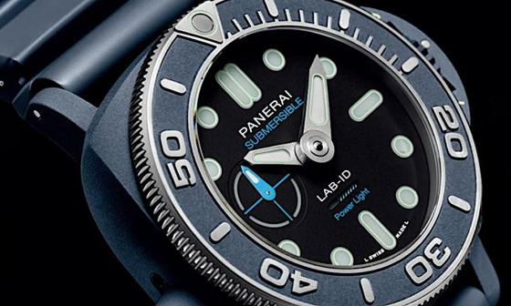 沛纳海LAB-ID最新作PAM01800 独家“随按即亮”动能发光技术颠覆想像