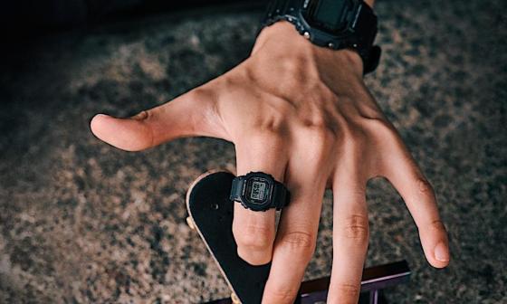 指间完美展现个性风采：G-SHOCK 戒指表 DWN-5600 震撼登场