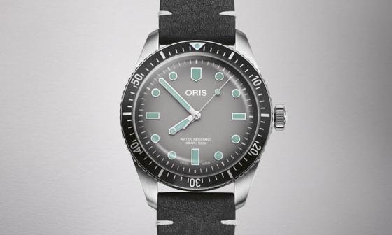 豪利时 ORIS Divers 65潜水表以渐层灰面搭绿松石色夜光诠释清新风格