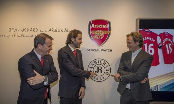 （左至右）Tom Fox、罗伯特．皮雷斯、尚维沙高层Bruno Grande