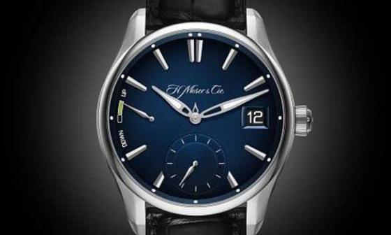 耐用精钢，“水陆双栖”，亨利慕时 H. Moser & Cie. 时刻陪伴腕间的万年历