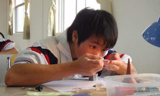 和平县筚路蓝缕打造“钟表城”首家手表成品企业投产