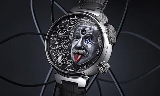 路易威登把爱因斯坦经典吐舌照片化为Tambour珐瑯金雕动偶