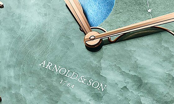 幻彩母贝，揽尽三色月华时序：Arnold&Son Perpetual Moon Colours of the Moon