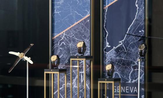 2018 Overseas全新系列在101江诗丹顿专卖店展出，为期一个月