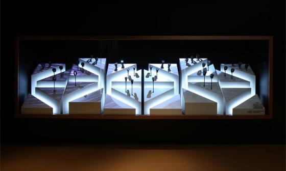 Romain Jerome在2013 年Baselworld巴塞尔世界钟表珠宝展推出的创新展示窗