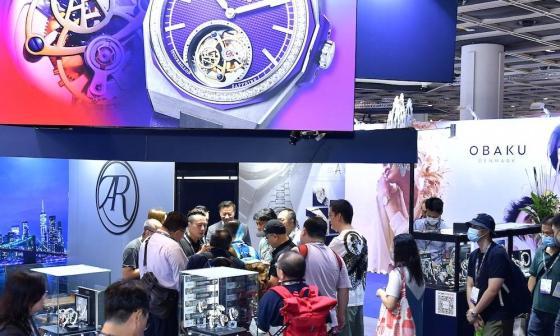 香港钟表展及国际名表荟萃吸引近 15,000 名商贸买家参观采购