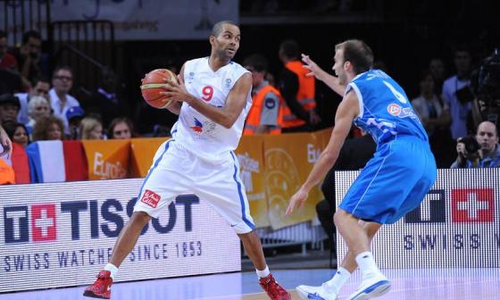 天梭Tissot品牌大使托尼-帕克在球场