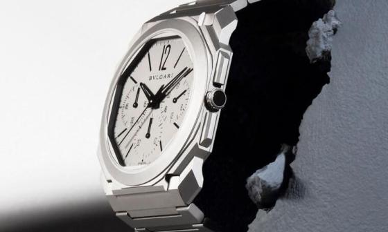 Octo Finissimo计时GMT自动上链腕表为宝格丽所缔造的第五款超薄表纪录新作，此次品牌将功能扩展至计时码表加上两地时间显示，表壳厚度依旧仅6.9mm，傲视同质性表作