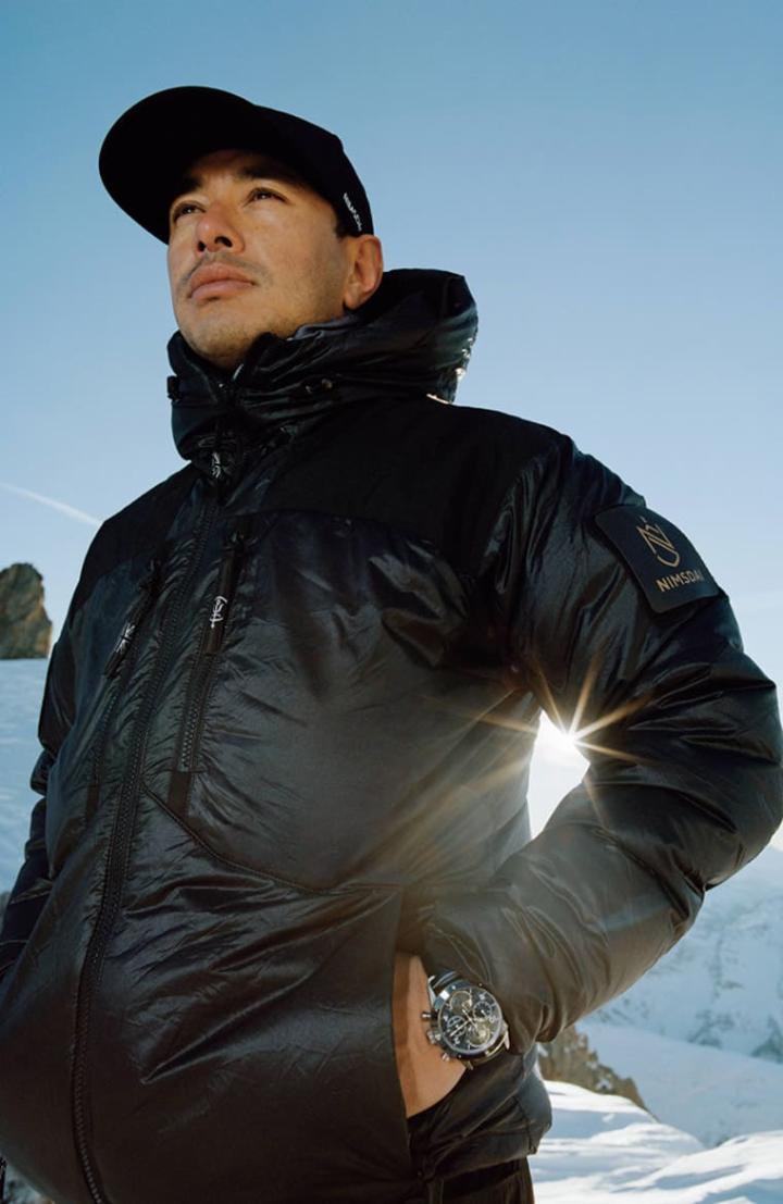 英国知名登山冒险家Nimsdai Purja将佩戴1858 Geosphere世界时间计时零氧手表前往攀登珠穆朗玛峰顶峰。