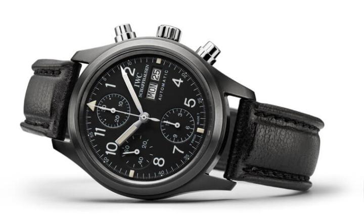 1994年IWC发表第一款以黑色陶瓷制成的飞行员手表Ref. 3705