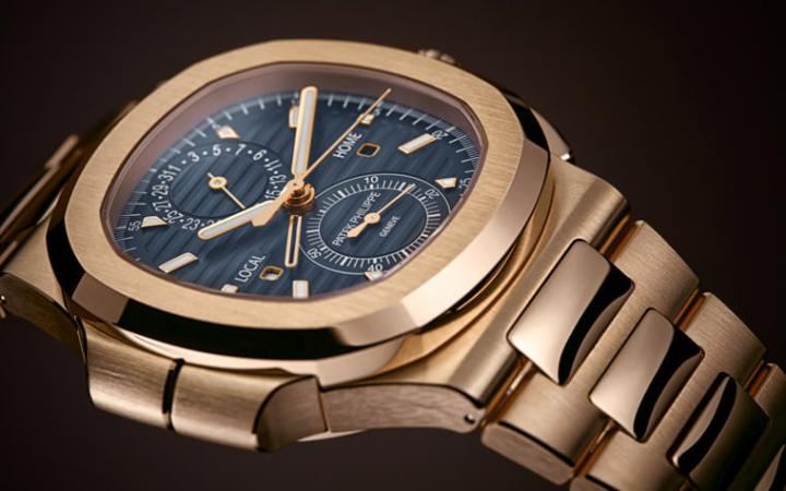 继不锈钢表壳的5990/1A后，2021年百达翡丽新增玫瑰金表壳的5990/1R，以保值性高的贵金属崭新诠释手表收藏价值