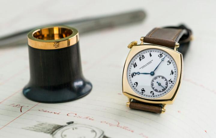要从无到有重新制作一款古董手表光想就非常难，江诗丹顿借助历史传承部门和修复部门的协助，利用古董制表工具和古董零件，遵循传统方式打造出原汁原味的American 1921手表