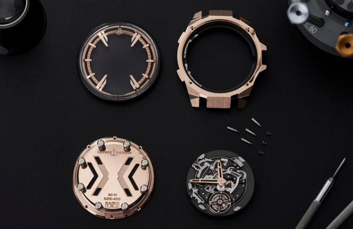 为了让手表有更悦耳宏亮的报时音色，雅典表找来法国音响品牌DEVIALET提供技术支援，手表的外观设计则是延续品牌Blast系列家族基因