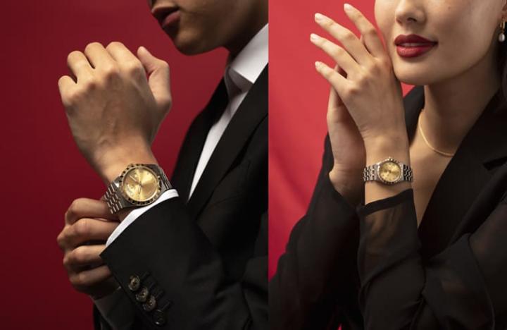 迎接新年，若选择Royal系列手表首推半金表壳搭配香槟金色面盘，手表散发的高雅贵气尽展佩戴者本身的气质。