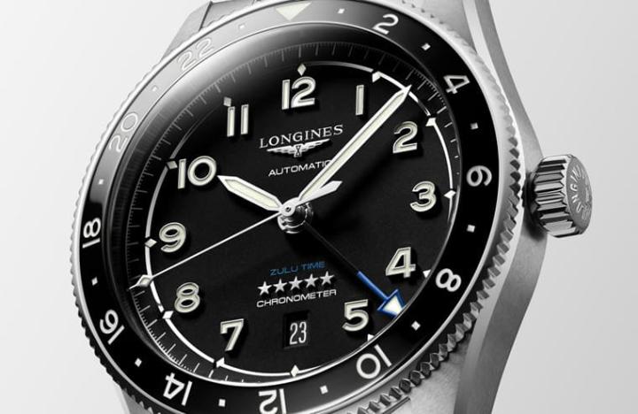 秉持Spirit的设计样式，表面6点钟镶有五枚星星，象征腕表的高品质与精准可靠。