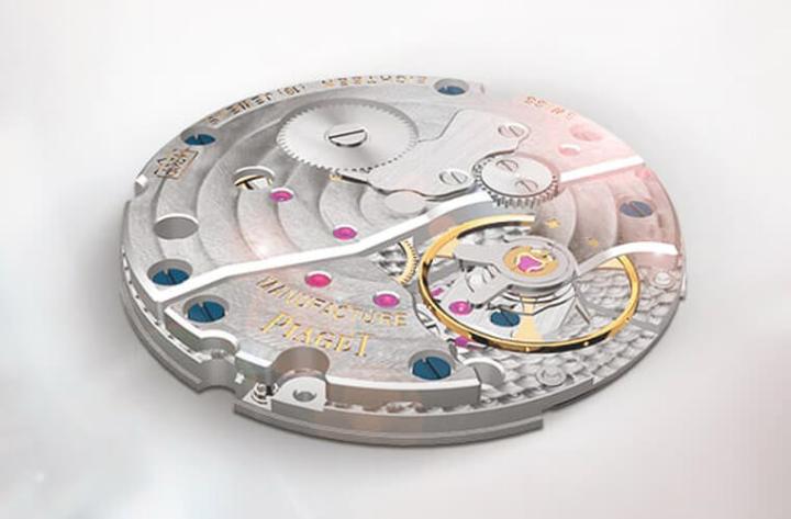 Altiplano系列牛年生肖手表搭载430P手上链机芯，机芯厚度仅2.1mm，塑造出手表纤薄、轻盈的舒适佩戴性