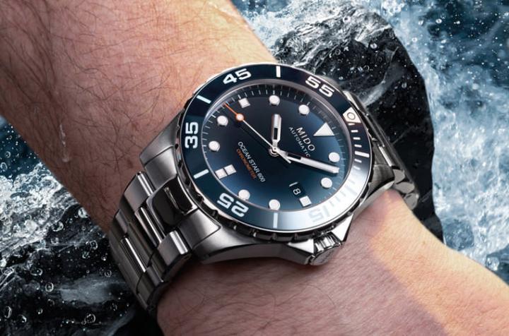 继2018年后，2021年美度表重新推出旗下备受市场青睐的Ocean Star海洋之星深潜600米手表，手表秉承强大规格与亲切价格，主要在面盘细节方面做出调整