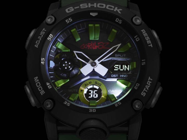 GA-2000GZ超亮LED面盘照明，确保手表在黑暗中依然可以轻松阅读