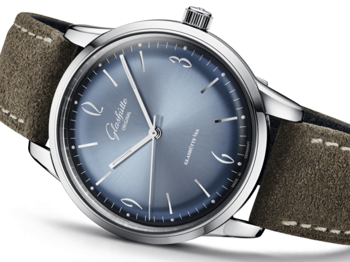 手表上充满1960年代设计的标志性特色，包括拱形蓝宝石水晶镜面、微弯指针及独特的阿拉伯数字，各自展现迷人魅力