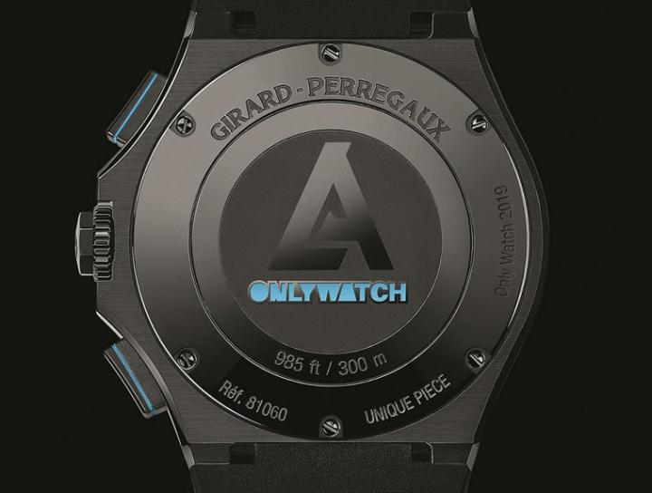 底盖部分刻印有大大的”A”字，另外还有水蓝色的Only Watch标志以及Unique Piece与Only Watch 2019等字样，突显手表只做一只的珍贵收藏价值