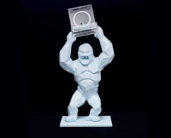 表款的表盒是宇舶与艺术家Richard Orlinski所共同打造，以艺术家知名的Wild Kong雕像结合表盒概念，为手表增添收藏家值