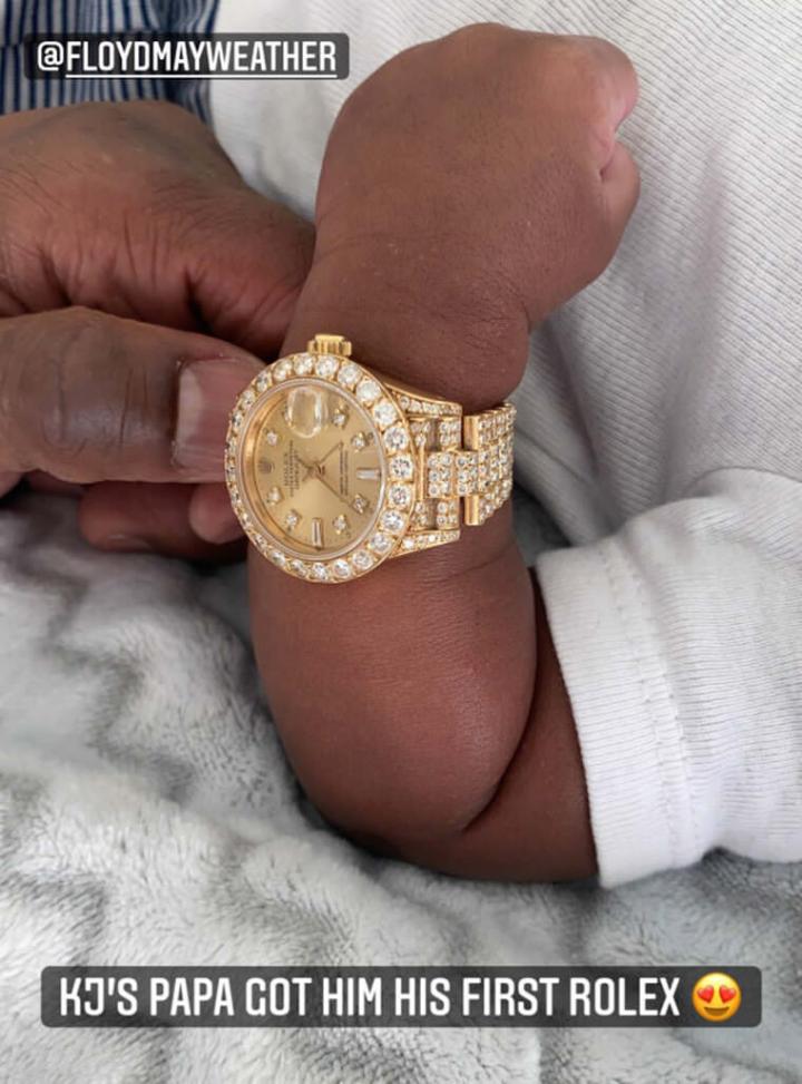 刚出生满一个月的Kentrell Jr.已经拥有人生第一只劳力士手表，而且还是非常名贵的特制版满天星